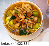 Bowl of ramen with wheat noodles, veal, mushrooms, chard. Стоковое фото, фотограф Яков Филимонов / Фотобанк Лори
