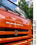 Кабина грузового автомобиля КАМАЗ-65115 на выставке в Москве (2024 год). Редакционное фото, фотограф Иван Синайко / Фотобанк Лори