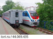 Тепловоз ТУ10-028 выполняет манёвры на станции Пионерская, Курганская ДЖД (2024 год). Редакционное фото, фотограф Алексей Иванов / Фотобанк Лори