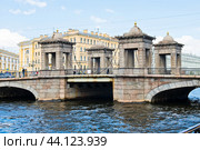 Мост Ломоносова. Летний день. Санкт-Петербург. Россия (2024 год). Редакционное фото, фотограф E. O. / Фотобанк Лори