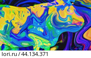 Psychedelic cow morphing and changing colors on liquid background. Стоковое AI-видео, аниматор Данил Руденко / Фотобанк Лори