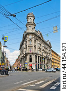 Перекресток "Пять углов". Лето. Санкт-Петербург (2024 год). Редакционное фото, фотограф E. O. / Фотобанк Лори