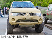Трофейный японский внедорожник Mitsubishi L200. Передвижная выставка трофейной техники НАТО "Сила v правде- гордость и победа". Город Тюмень (2024 год). Редакционное фото, фотограф Александр Тараканов / Фотобанк Лори
