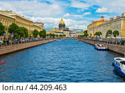 Вид на Исаакиевский собор. Лето. Санкт-Петербург (2024 год). Редакционное фото, фотограф E. O. / Фотобанк Лори