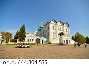 Казанский кремль. Вид на Благовещенский собор летом, с главного входа. (2024 год). Редакционное фото, фотограф Клавдия Васильева / Фотобанк Лори
