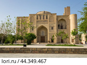Nadir Divan Begi Khanaka in historic center of Bukhara (2022 год). Стоковое фото, фотограф Юлия Белоусова / Фотобанк Лори