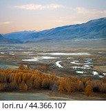 Осенний алтайский пейзаж. Река Чуя в окрестностях села Ортолык. Стоковое фото, фотограф Инна Грязнова / Фотобанк Лори