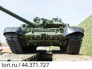 Основной боевой танк Т-90А в парке Патриот. Волгоградская область, Средняя Ахтуба, Россия. (2021 год). Редакционное фото, фотограф Андрей Цыганков / Фотобанк Лори