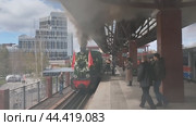 Паровоз Гр-318 у платформы станции Екатеринбург-Детский, Свердловская ДЖД (2024 год). Редакционное видео, видеограф Алексей Иванов / Фотобанк Лори