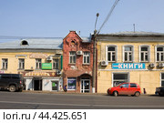 Старинные дома в историческом центре города Кирова (2013 год). Редакционное фото, фотограф Солодовникова Елена / Фотобанк Лори