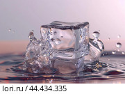 Crystal clear ice cube splashing in water. Стоковое AI-изображение, AI-художник Иван Рябоконь / Фотобанк Лори