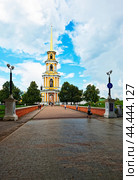 Вид на Соборную колокольню Глебовский мост. Город Рязань (2024 год). Редакционное фото, фотограф Макаров Алексей / Фотобанк Лори
