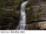 Водопад (2024 год). Редакционное фото, фотограф Геворг Туманян / Фотобанк Лори
