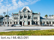 Рижский вокзал в летний солнечный день. Москва (2024 год). Редакционное фото, фотограф E. O. / Фотобанк Лори