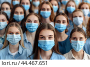 Толпа медицинских работников в масках. Стоковое AI-изображение, AI-художник Максим Коломыченко / Фотобанк Лори
