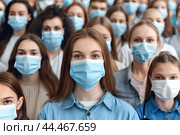 Толпа медицинских работников в масках. Стоковое AI-изображение, AI-художник Максим Коломыченко / Фотобанк Лори