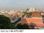 Бангкок, панорама старого города с вершины Золотой Горы (Wat Sa Ket Ratchaworamahawihan (The Golden Mount). Таиланд. (2023 год). Стоковое фото, фотограф Дымов Игорь / Фотобанк Лори