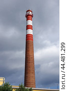 Труба котельной УрФУ (ЭПК), Екатринбург (2024 год). Стоковое фото, фотограф Алексей Иванов / Фотобанк Лори