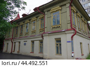 Бывший дом иностранных монополий. Курган, улица Куйбышева, 139 (2024 год). Стоковое фото, фотограф Алексей Иванов / Фотобанк Лори