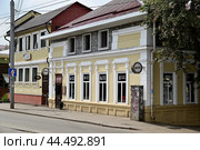 Город Иркутск. Хостел "Решетниковъ".  Улица Тимирязева, дом 5 (2024 год). Стоковое фото, фотограф Александр Тараканов / Фотобанк Лори