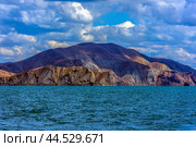 Crimea. View of Koktebel Bay and the Karadag mountain range. (2022 год). Стоковое фото, фотограф Анна Кривицкая / Фотобанк Лори