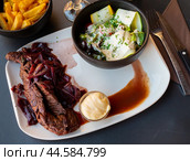 Veal steak with shallot sauce, French cuisine. Стоковое фото, фотограф Яков Филимонов / Фотобанк Лори