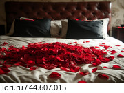 Enchanting Bed covered with rose petals. Generate ai. Стоковое AI-изображение, AI-художник Иван Рябоконь / Фотобанк Лори