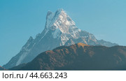 View of Mount Machapuchare from Nepali meaning Fishtail Mountain, Himalaya, Nepal (2018 год). Стоковое фото, фотограф VittoriaChe / Фотобанк Лори