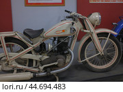 Старый советский мотоцикл ИЖ-350 в музее автомотостарины. Стоковое фото, фотограф Александр Кузнецов / Фотобанк Лори
