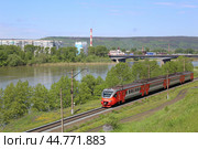Электропоезд в Новокузнецке (2024 год). Редакционное фото, фотограф Иван Дуплик / Фотобанк Лори