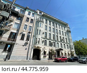 Москва, улица Спиридоновка, дом 34 строение 1, доходный дом, построен в 1914 году архитектором Владиславом Домбровским. Редакционное фото, фотограф Овчинникова Ирина / Фотобанк Лори