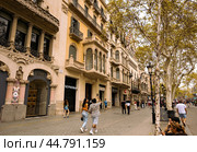 SPAIN, BARCELONA - SEPTEMBER 3, 2023: Passeig de Gracia, one of main avenues of Barcelona, Spain. Редакционное фото, фотограф Яков Филимонов / Фотобанк Лори