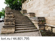 Stone stairs near the entrance to the cave with the Proval lake. Caucasian Mineral Waters. Стоковое фото, фотограф Оксана Медведева / Фотобанк Лори