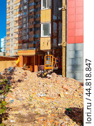 Город Балашиха. Капитальный ремонт жилого дома (2024 год). Стоковое фото, фотограф Зобков Юрий / Фотобанк Лори