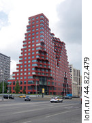 Жилой комплекс (ЖК) RED7 на проспекте Сахарова в Москве (2024 год). Редакционное фото, фотограф Илюхина Наталья / Фотобанк Лори