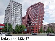 ЖК RED7 на проспекте Сахарова в Москве (2024 год). Редакционное фото, фотограф Илюхина Наталья / Фотобанк Лори