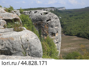 Пещерные города Крыма. Эски-Кермен (2024 год). Стоковое фото, фотограф Яна Королёва / Фотобанк Лори