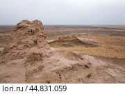 Ruins of ancient Ayaz-Kala Fortress (2022 год). Стоковое фото, фотограф Юлия Белоусова / Фотобанк Лори