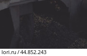 Asphalt laying, road mixture, road equipment, bitumen укладка асфальта, смесь для дороги, дорожная техника, битум. Стоковое видео, видеограф Опока Алексей / Фотобанк Лори