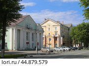 Кинотеатр Родина на проспекте Ленина в Северодвинске (2024 год). Редакционное фото, фотограф Иван Дуплик / Фотобанк Лори
