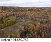 Церковь Алексия Человека Божьего. Храм в лесу (2021 год). Стоковое фото, фотограф Яковлев Сергей / Фотобанк Лори