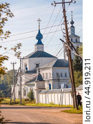Russia, Pereslavl-Zalessky. St. Nicholas Monastery, Godenovsky Cross, St. Nicholas Cathedral on the summer day. The Forerunner Church. Стоковое фото, фотограф Photojuli / Фотобанк Лори