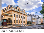 Усадьба Крестовниковых-Найдёновой, посольство Ирана, Покровский бульвар, Москва (2023 год). Редакционное фото, фотограф Baturina Yuliya / Фотобанк Лори