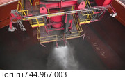 Observe Advanced Industrial Loading Equipment Functioning Effectively in RealTime Operations. Стоковое видео, видеограф Victor Kaprov / Фотобанк Лори