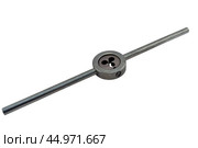 Набор инструментов для нарезания резьбы на белом фоне. Instrument for cutting of screw-thread. Стоковое фото, фотограф Татьяна Д / Фотобанк Лори