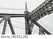 Староволжский мост. Крупный план. Тверь. Россия. Редакционное фото, фотограф E. O. / Фотобанк Лори