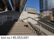 Stairs up to the Voroshilovsky bridge in Rostov-on-Don, Russia (2021 год). Стоковое фото, фотограф Elena Odareeva / Фотобанк Лори