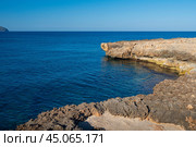 Побережье около пляжа Кала Миллор на острове Майорка. Стоковое фото, фотограф Александр Салук / Фотобанк Лори