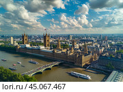 Пейзажная фотография Лондона с высоты птичьего полёта. Вид на Биг-Бен. Стоковое AI-изображение, AI-художник Максим Коломыченко / Фотобанк Лори
