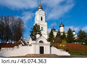 View of the Holy Trinity Cathedral on Cathedral Hill on a sunny autumn day, Vyazma, Smolensk region, Russia. Стоковое фото, фотограф Ula Ulachka / Фотобанк Лори